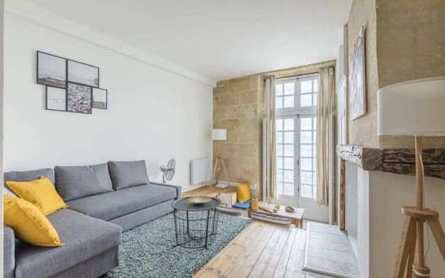 Nice Apartment on the Docks