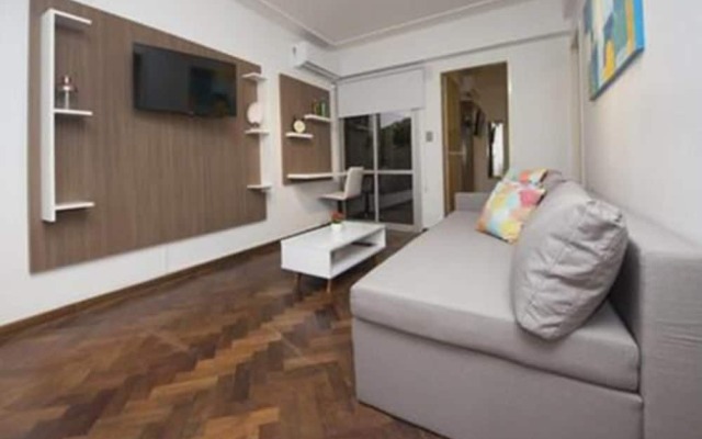 27 de Abril Apartment 25W