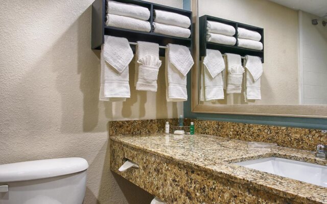 Holiday Inn & Suites Columbia NE - Ft Jackson Area by IHG