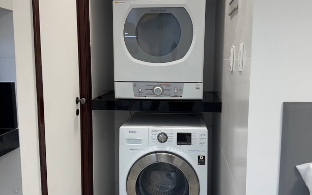 Flat com piscina a 50m da praia