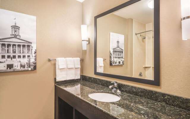 La Quinta Inn & Suites by Wyndham Smyrna TN - Nashville