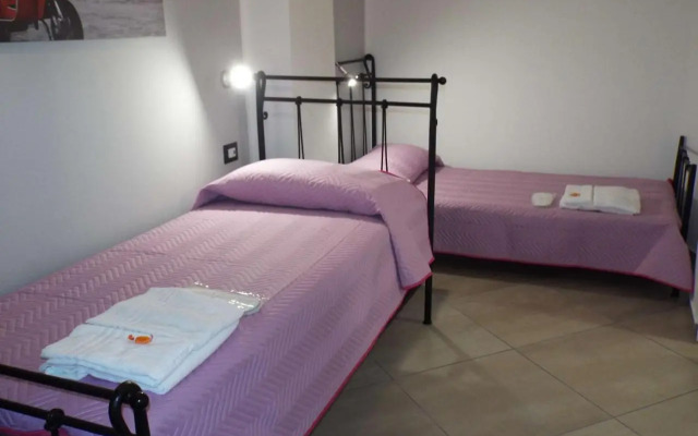 Cefalù Studio Room and Apartments