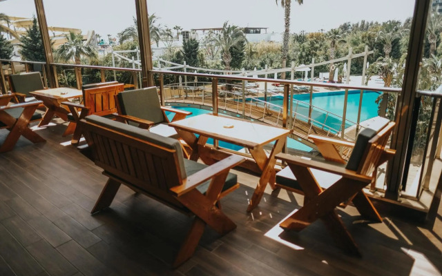 Saturn Palace Resort