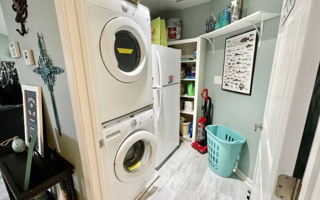 1931 Avenue F House by RedAwning