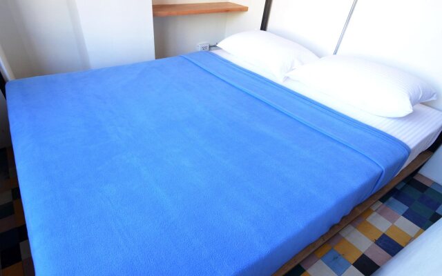 OYO 866 Junction Hostels