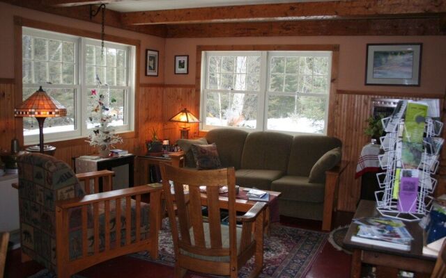 Poplar Creek Guesthouse Bed & Breakfast