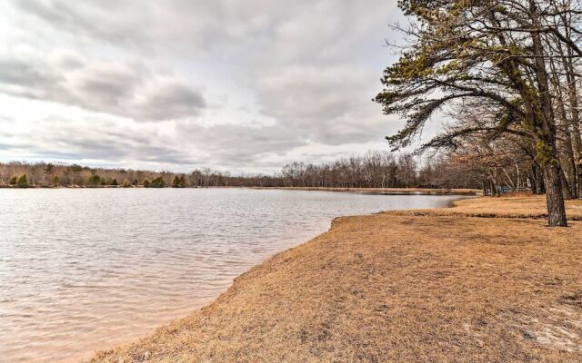 Deck & Fire Pits: Immaculate Poconos Lodge!