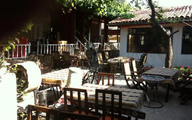 Garden Hotel