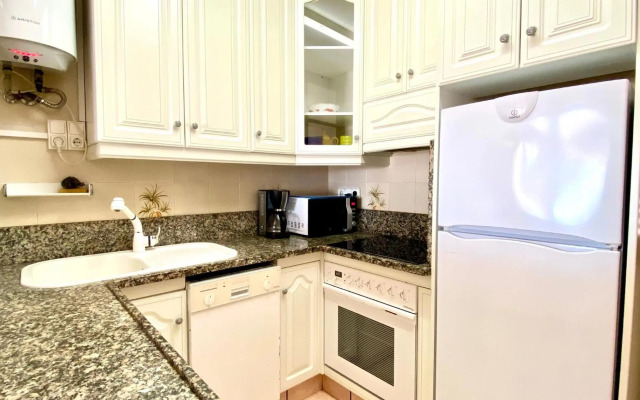 House in front of the beach with sea view