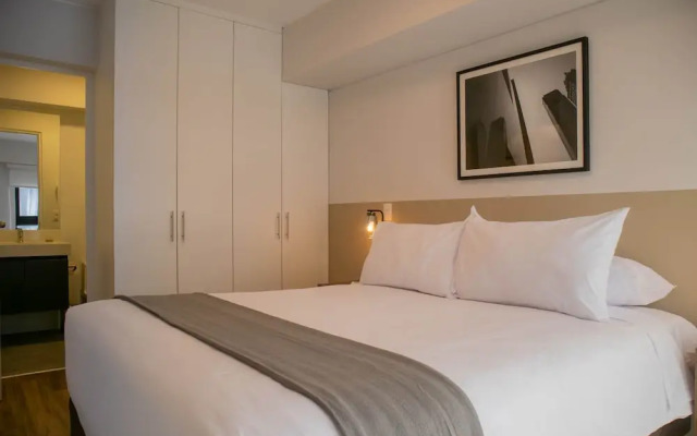 w Elegant 2BR w Distinctive Deco in Miraflores