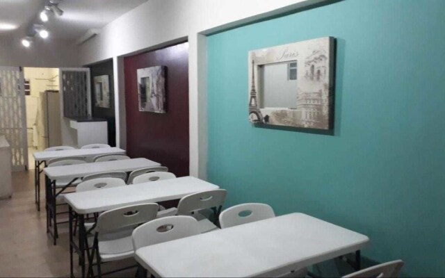 Praia dos Amores Hostel