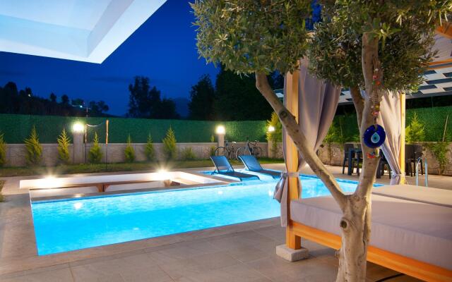 Marvelous Villa With Pool and Jacuzzi in Fethiye