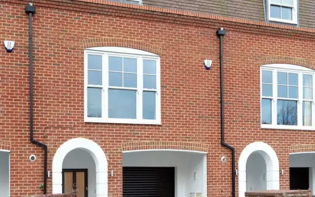 Stunning Central Windsor Town House