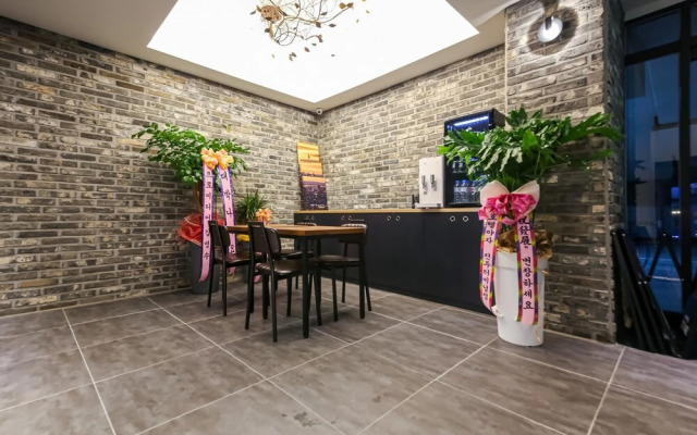 Jeonju Junghwasandong Hotel Star