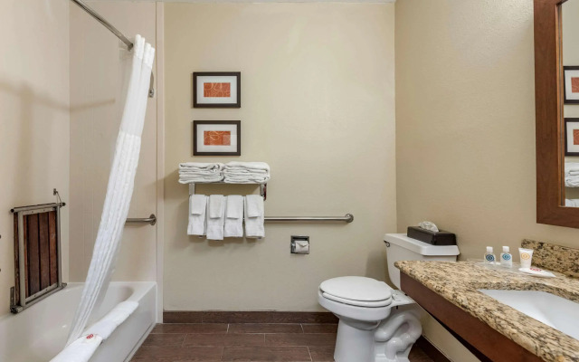 Comfort Suites Terre Haute University Area