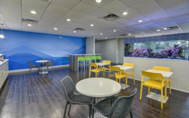 Emerald Coast Inn & Suites