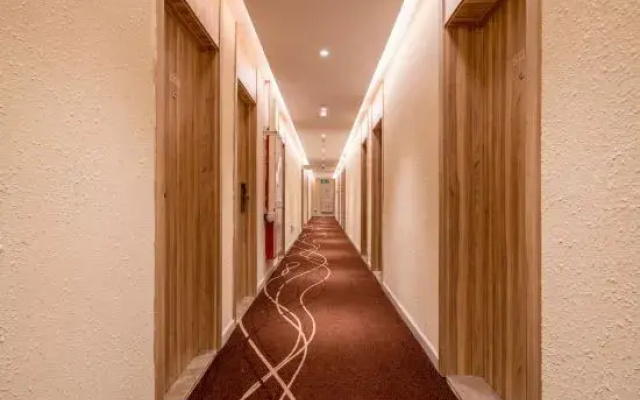 HanTing Premium Hotel (Xiamen SM Square Songbai Store)