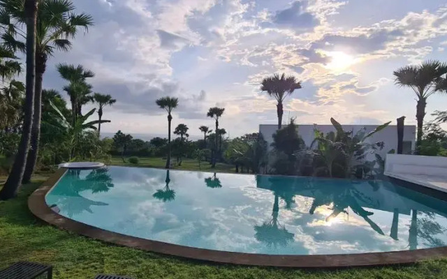 Palm Springs Bali Resorts