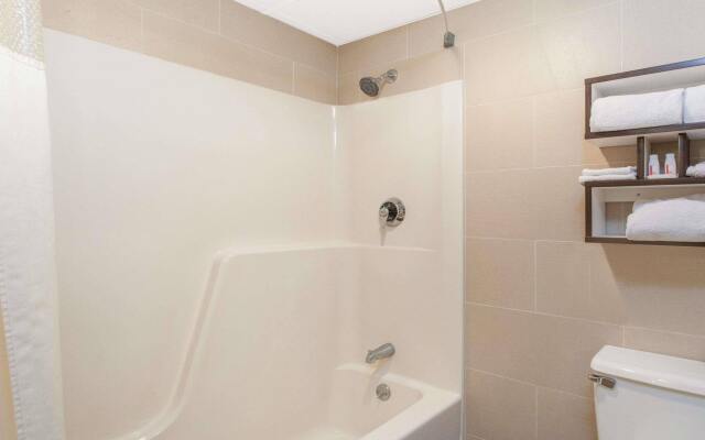 Howard Johnson Inn Suffern