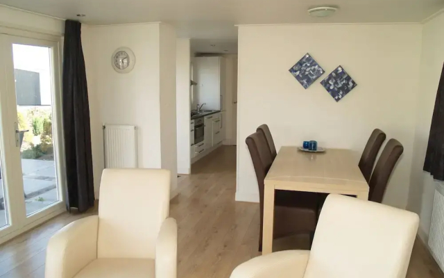 Comfortable Chalet Near Brunssummerheide