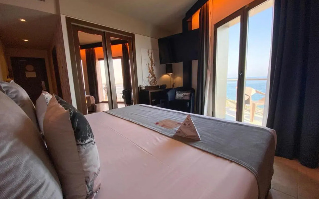 ON ALETA ROOM designed for adults