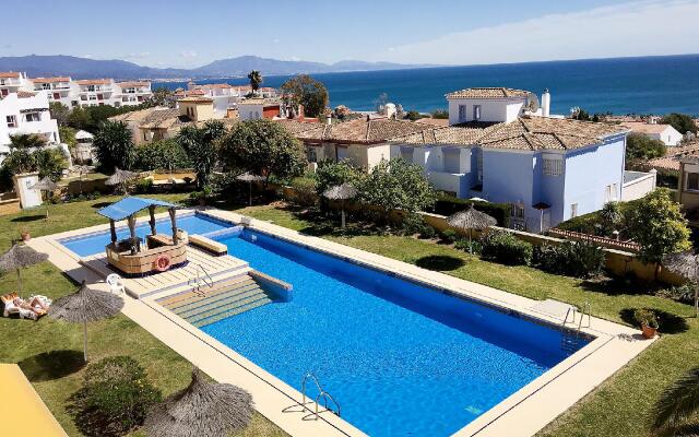 2056 - Apt with terrace sea view