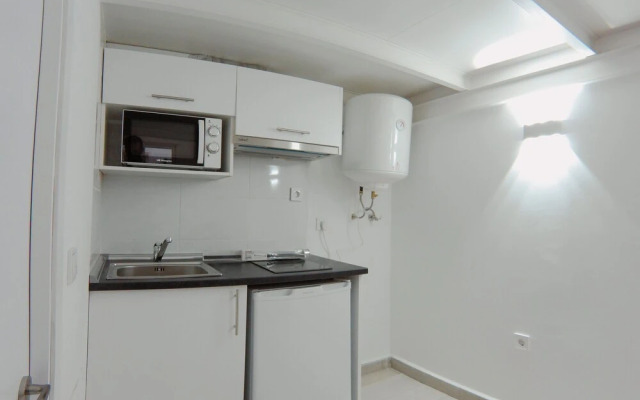 Duplex con cama de 135cm, A/C. WiFi metro Plaza Eiptica