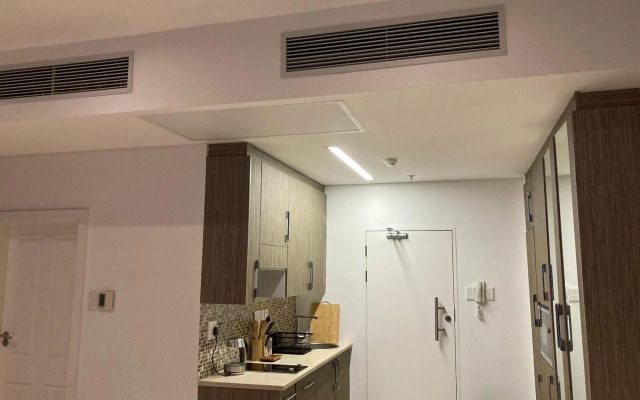 Urban Awe Apartment: iTowers 21st Floor