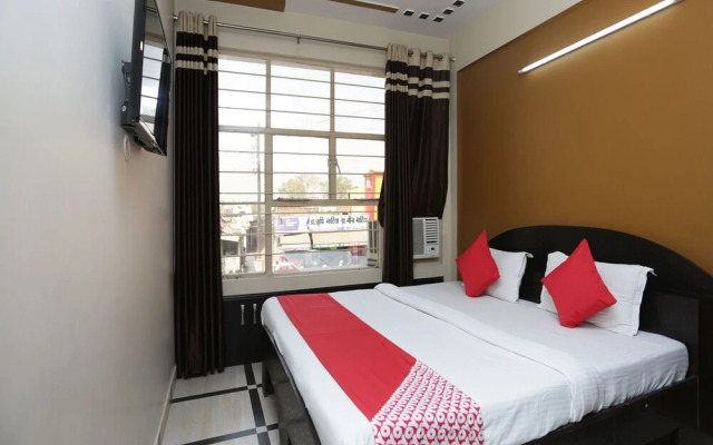 OYO 13388 Hotel Virgo
