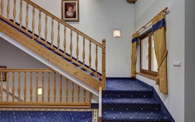 Ahrner Wirt Apartments