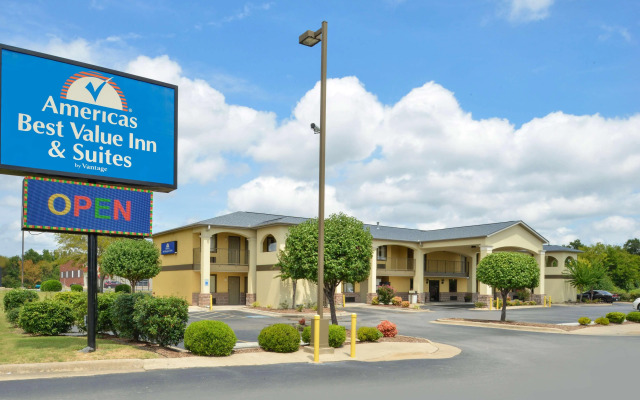 Americas Best Value Inn & Suites University Ave