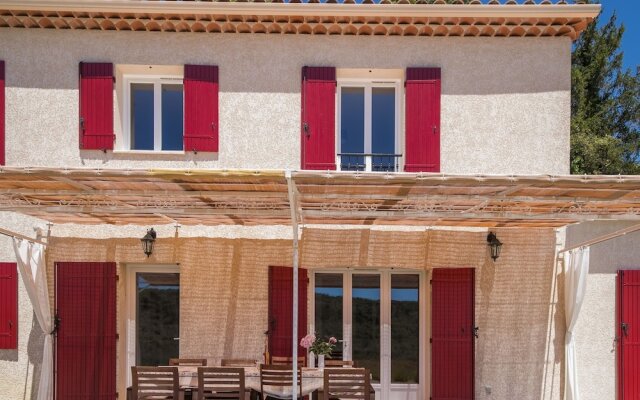 Villa With Guest House, 2 Swimming Pools, and Wide View