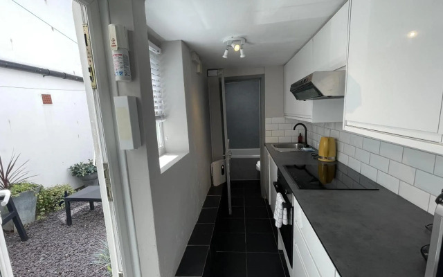 Ei8ht Brighton Apartments