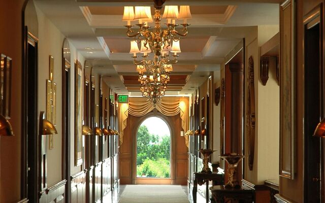 The Palms - Town & Country Club
