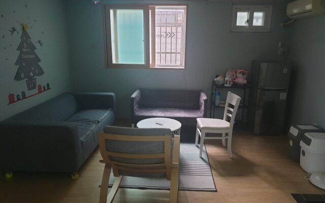 Kim's Family Guest House - Hostel