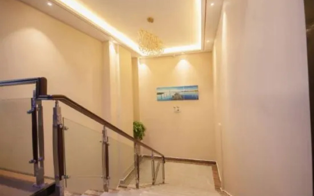 Guangzhou Longxiang Wisdom Hotel Gangding Subway Station