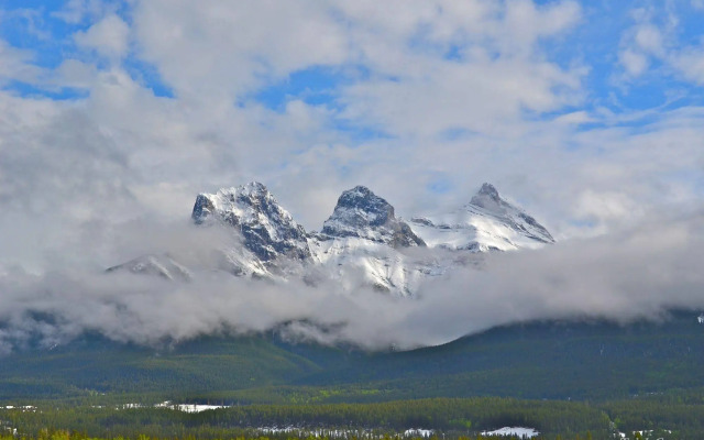 Sunset Resorts Canmore and Spa
