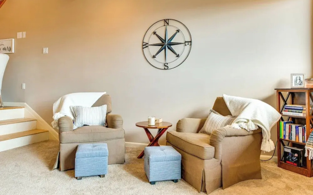 Waterfront Community: Lake Winnipesaukee Retreat!