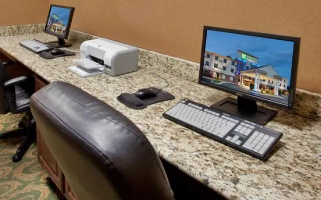 Holiday Inn Express And Suites Rolla Univ Of Misso