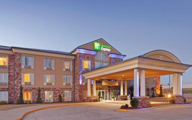 Holiday Inn Express &amp; Suites Mountain Home