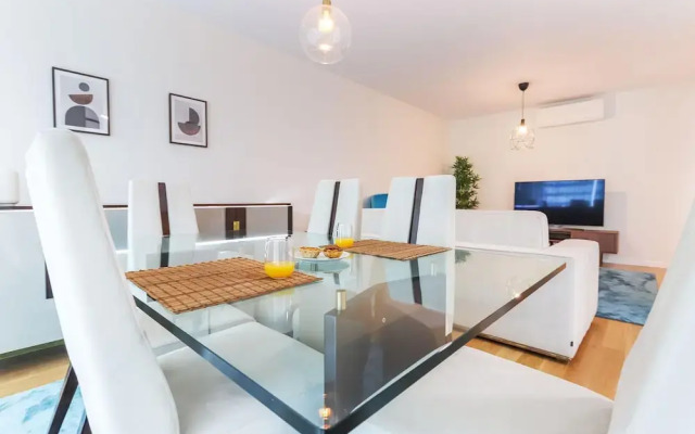 Benfica Prime Terrace by Homing