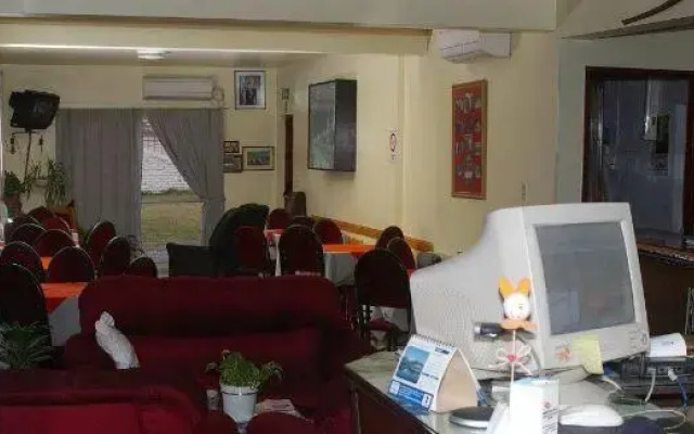 Rioma Hotel