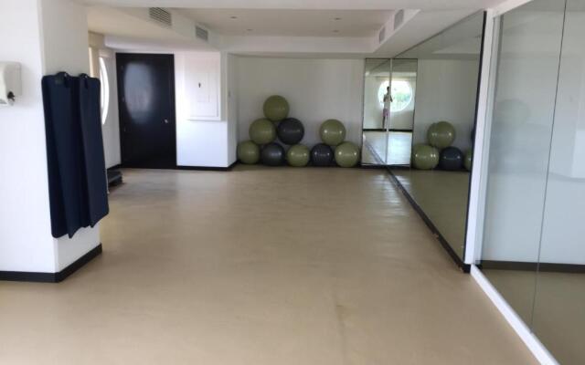 Bay View Grand Marina 1605 Sur