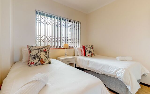 Blouberg Bliss - Beach Condo