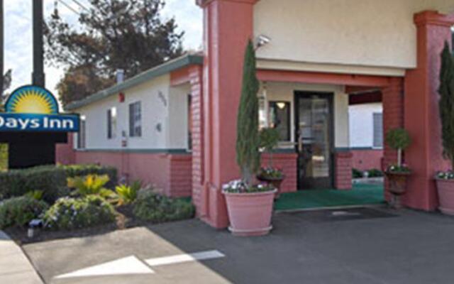 Days Inn Salinas Airport