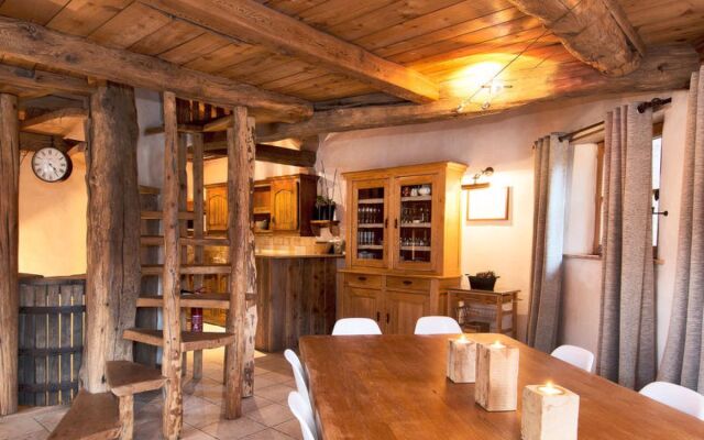 Chalet Elephant Blanc