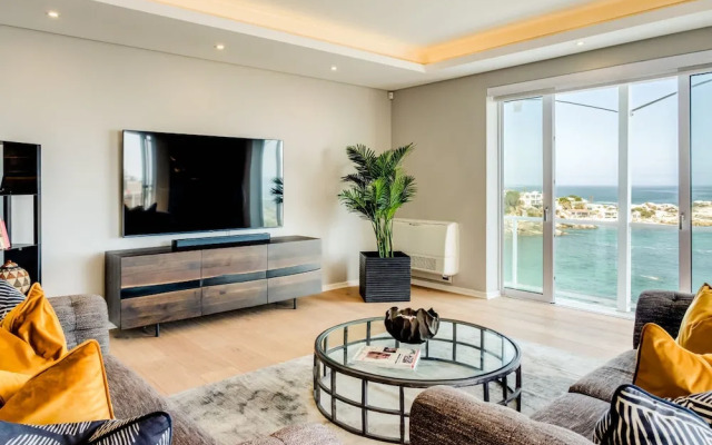 Private Pool Tranquility at Ocean Penthouse Retreat