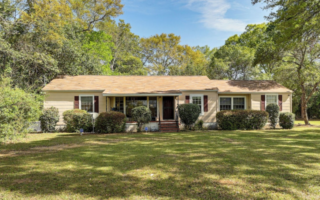 Spacious Retreat, 2 Miles to Tuskegee University
