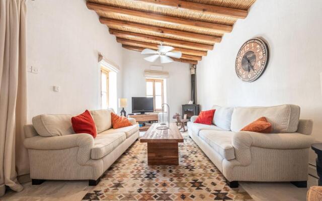 The Carob Tree Villa - 3 BR Rustic Luxury Home