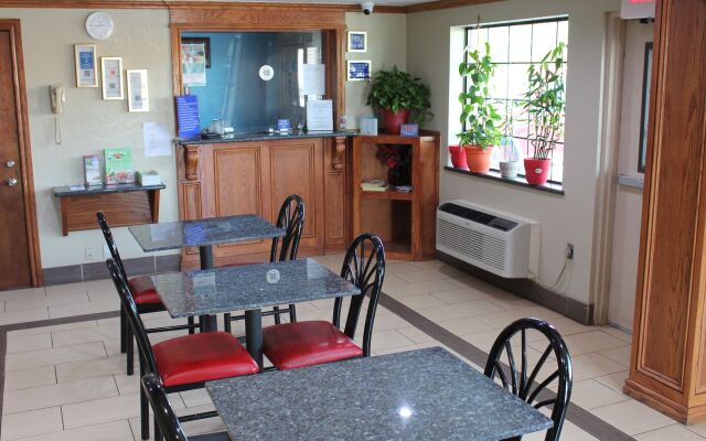 Motel 6 Oklahoma City, OK - Frontier City